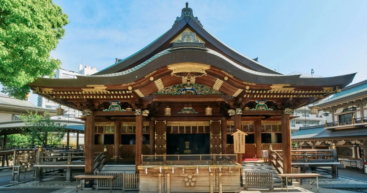 Bunkyo Chrysanthemum Festival at Yushima Tenmangu
