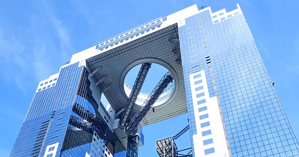 Koinobori in the Skyscraper Valley