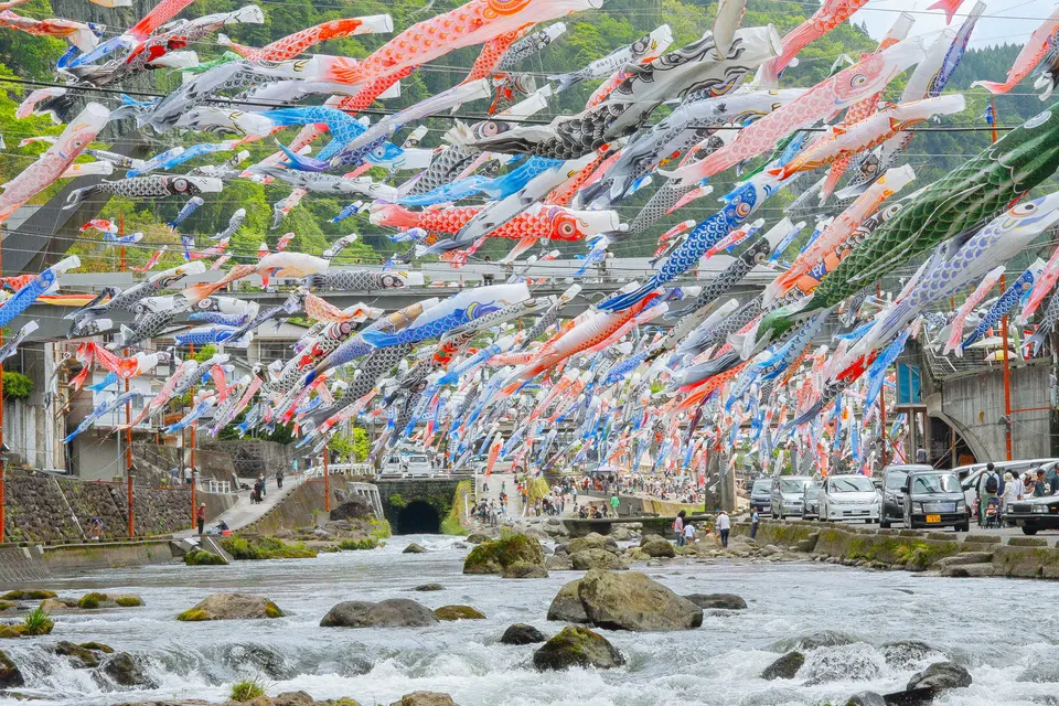 杖立温泉鯉のぼり祭り